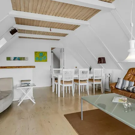 Birla - 600m From The Sea By Interhome